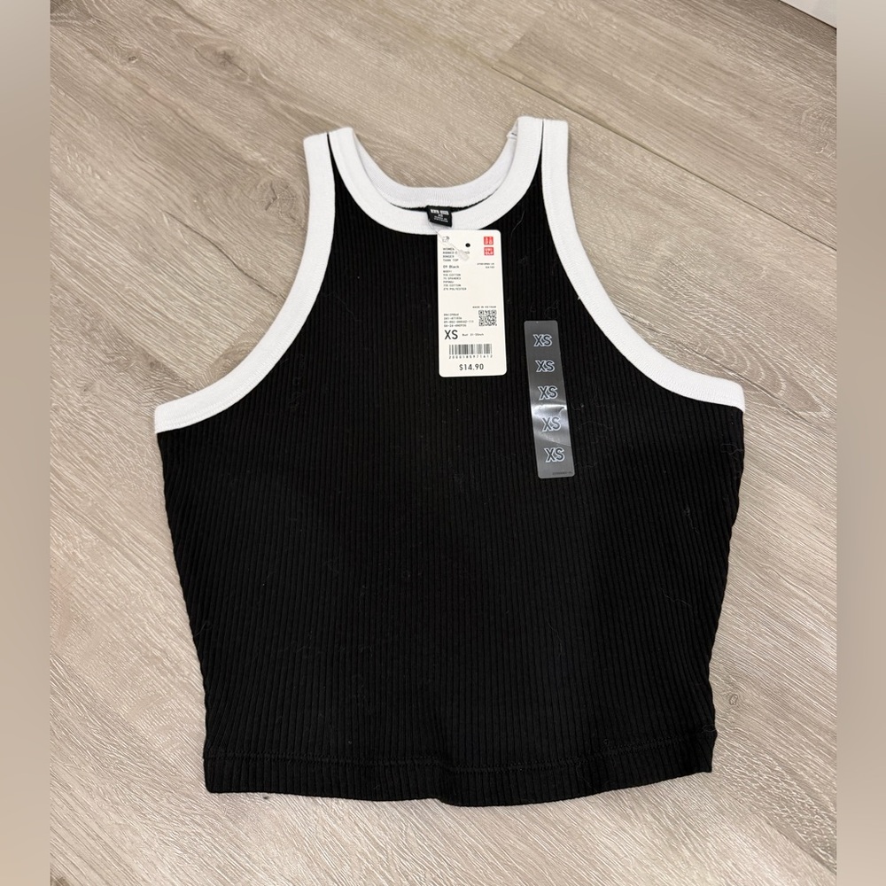 NWT Uniqlo Women Ribbed Cropped Tank Top Size XS Black and White